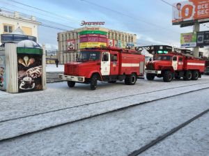 Из-за муляжа бомбы эвакуировали пассажиров вокзала в Нижнем Тагиле (фото)