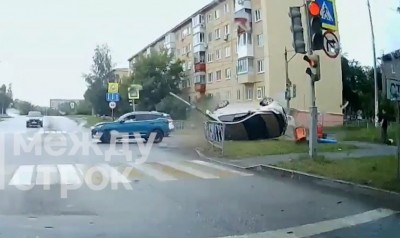 Выехал, не глядя в зеркала: серьёзная авария в центре Тагила попала на видео
