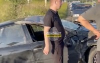 Еле стоял на ногах: момент пьяного ДТП под Нижним Тагилом попал на видео