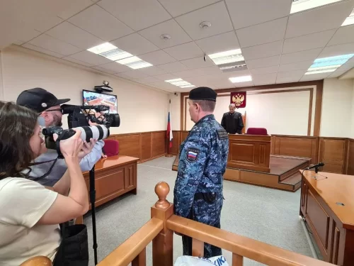 По иску ЛДПР суд снял &laquo;Яблоко&raquo; с выборов в свердловское Заксобрание