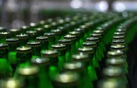 Зачем Минпромторг предложил не считать пиво алкоголем? Одна бутылка 0,5 л пополняет казну минимум на 10 рублей
