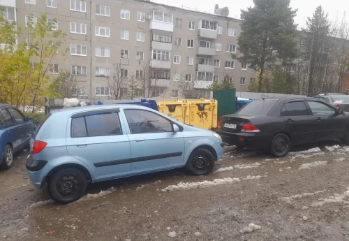 Автомобилисты осложняют вывоз мусора в Нижнем Тагиле