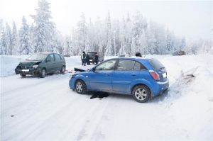 Женщина за рулем иномарки стала виновницей ДТП на автодороге Нижний Тагил – Усть-Утка (фото)