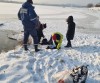 На Тагильском пруду встал лёд. Дети решили его опробовать, но подоспели спасатели