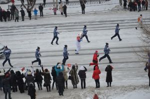 Олимпийский факел в самом центре Тагила