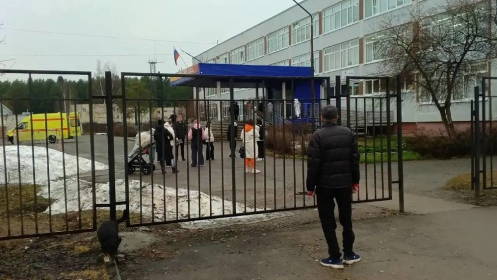 Учительница умерла после нападения девятиклассника