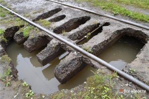 На Вагонке провалилась земля под трамвайными путями (фото)