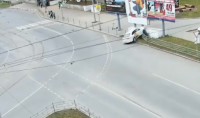 Странная авария с такси в Нижнем Тагиле попала на видео