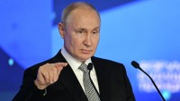 Путин: чиновники должны ездить на российских машинах
