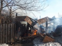 Нетрезвый тагильчанин погиб в пожаре, отказавшись выйти из горящего дома (фото)