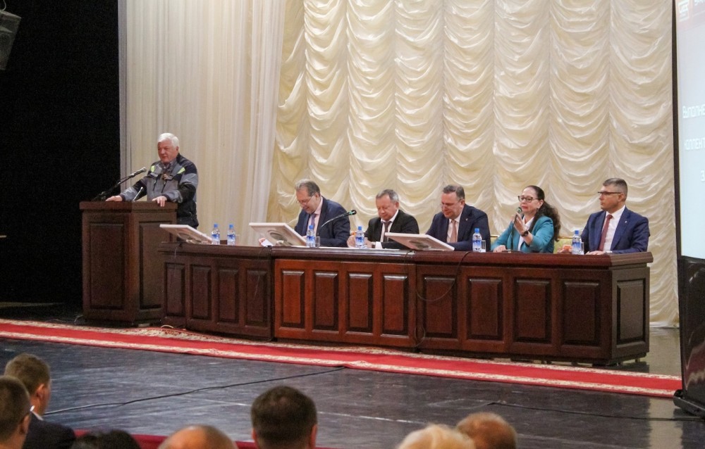 Уралвагонзавод за год трудоустроил 5 тысяч рабочих, но дефицит кадров сохраняется