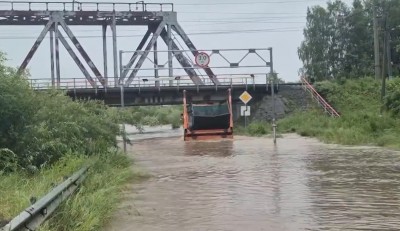 Река вышла из берегов, воды по колено: что происходит в пригороде Тагила (обновлено)