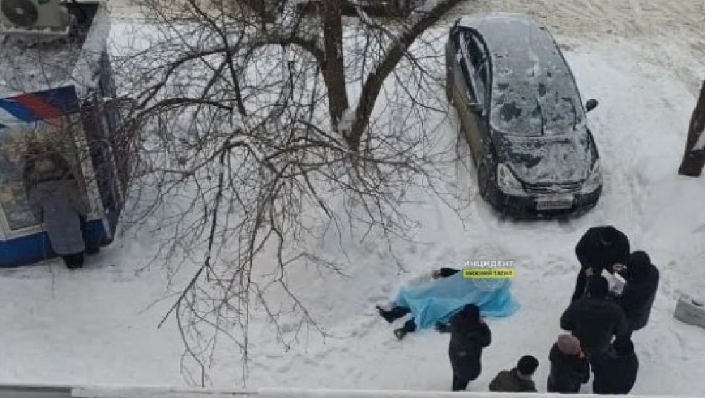 В Нижнем Тагиле мужчина умер на глазах у прохожих