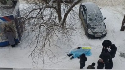 В Нижнем Тагиле мужчина умер на глазах у прохожих