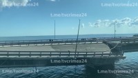 Появились фото с места ЧП на Крымском мосту (обновлено: это атака надводных беспилотников)