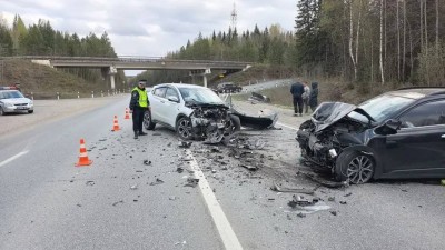 Выехал прямо в лоб: смертельная авария на трассе под Тагилом попала на видео