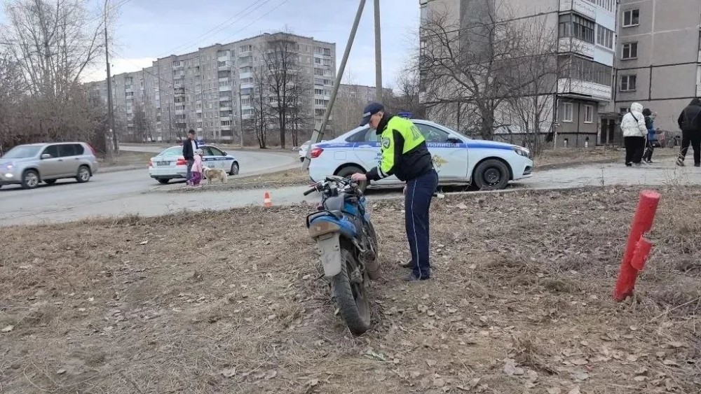В Нижнем Тагиле школьник решил устроить гонки с ДПС и оказался в больнице