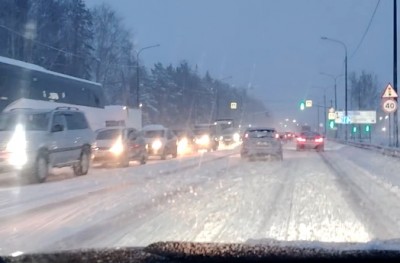 Въезд в Нижний Тагил оказался заблокирован из-за снегопада