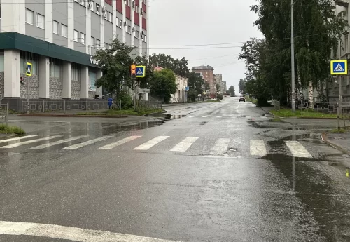Нерасторопные коммунальщики сорвали ремонт улицы в центре Тагила