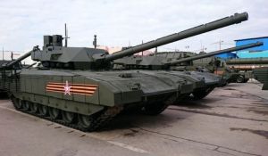 УВЗ сделал первую партию танков "Армата" для Минобороны РФ, а в Екатеринбурге начали продавать "Армату" для диванных войск (фото)