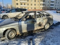 На Вагонке сгорел ВАЗ-2112 (фото, видео)