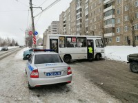 ГИБДД Нижнего Тагила просит водителей пропускать автобусы, отъезжающие от остановки