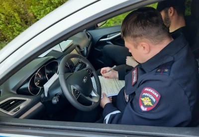 Можно ли обгонять экскаватор под запрещающим знаком? Что решил суд