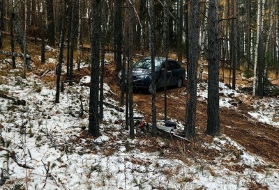 В ГАИ рассказали о свердловчанине, разгромившем треноги на Серовском тракте. Он оказался трезв