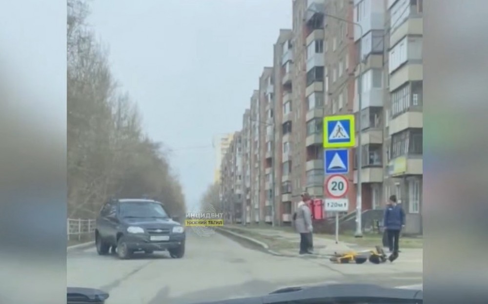 80-летний водитель сбил курьера на Гальянке