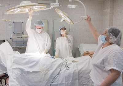 Счет шел на часы: тагильские врачи спасли мужчину после резкого приступа боли