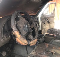 Тагильчанин во время ремонта спалил свою «Волгу» (фото)