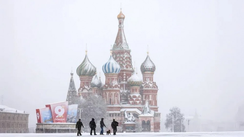 Свердловские синоптики рассказали, дойдёт ли до Урала заваливший Москву снегопад