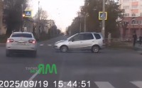 Один на жёлтый и по «встречке», другой на красный: появилось видео ДТП, которое закончилось родами