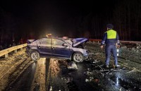 Тагильчанин на летних шинах устроил лобовое ДТП на скользкой трассе