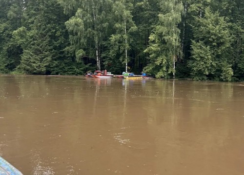 «Такой воды не было никогда»: что происходит на Чусовой (видео)