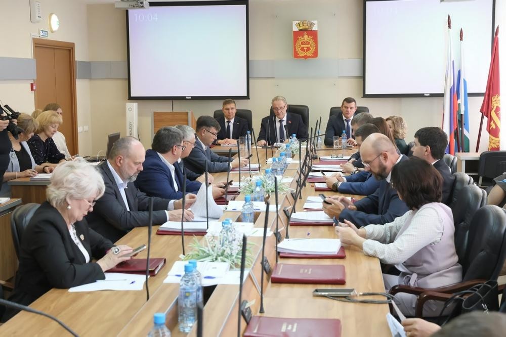 Глава тагильской думы ответил на &laquo;диванную критику&raquo; ремонта зала за 32 миллиона