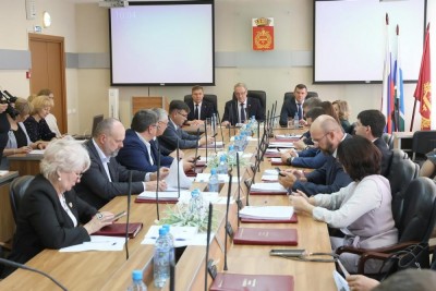 Глава тагильской думы ответил на &laquo;диванную критику&raquo; ремонта зала за 32 миллиона