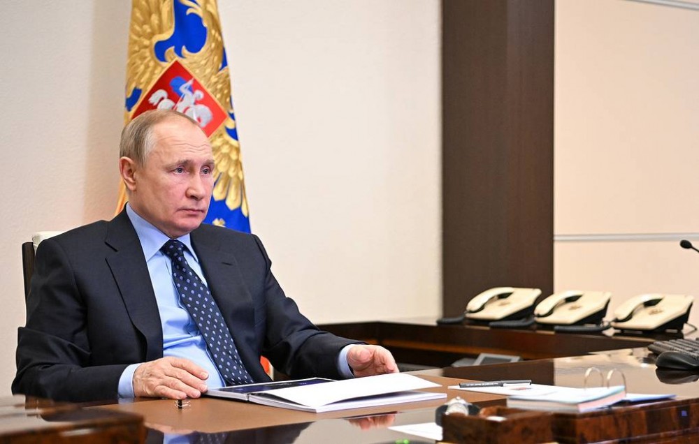 Путин анонсировал повышение зарплат бюджетников и пенсий