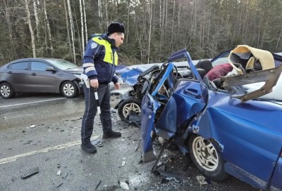 На Серовском тракте в жутком ДТП погиб водитель отечественной легковушки