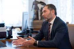 Вице-президент Евраза, руководитель дивизиона «Урал» Денис Новоженов покинул компанию