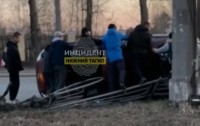 Гонщик на Гранте чуть не погубил семью: появилось видео ДТП в Нижнем Тагиле