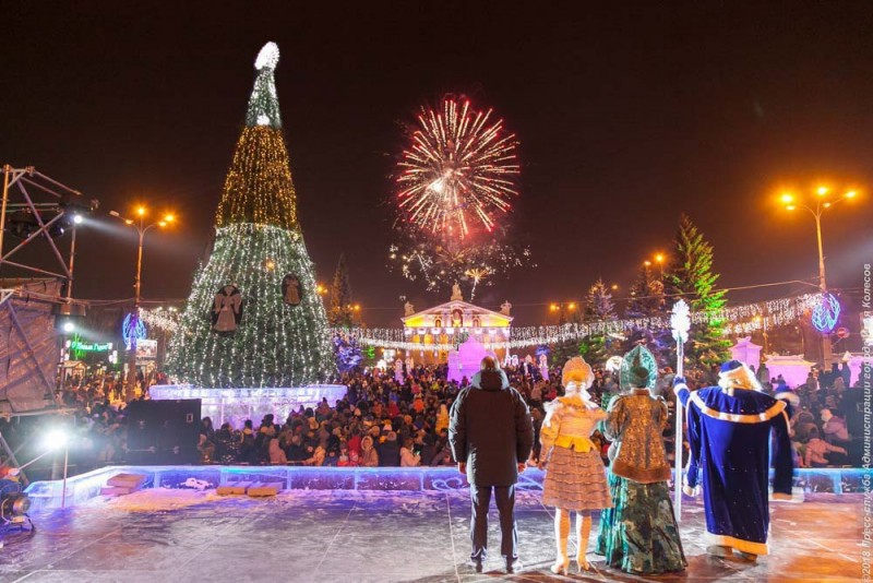 Пинаев хочет поменять новогоднее световое оформление в Нижнем Тагиле. «По сравнению с Москвой вообще не светимся»
