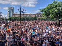 «Мы здесь власть». В Хабаровске на улицу вышли до 35 тыс человек, требуя разбудить Путина (фото)