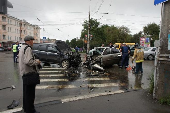 Смертельное ДТП: Виновник аварии уходил от преследования ГИБДД по встречной (ВИДЕО)