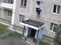 Хамят, угрожают, на газовых трубах висят: тагильчане жалуются на дерзких подростков