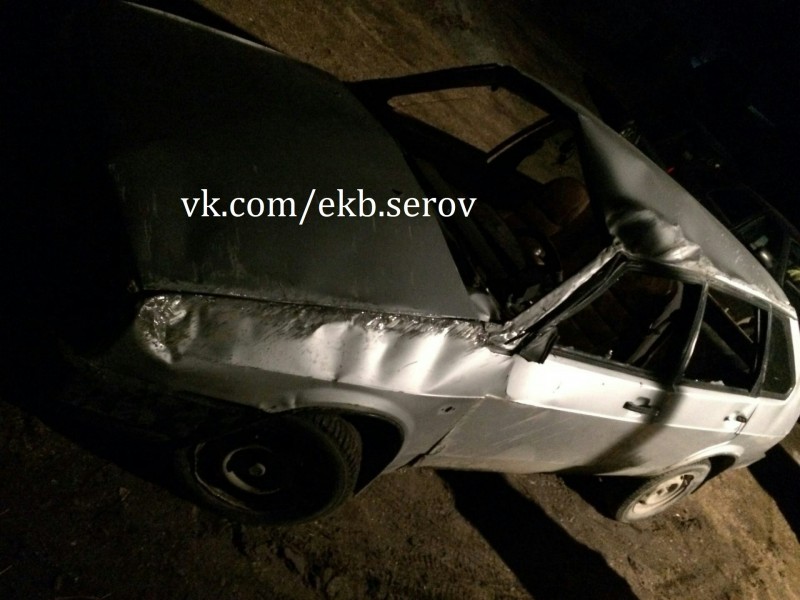 На Серовской трассе опрокинулся ВАЗ – пострадали водитель и пассажир (фото)