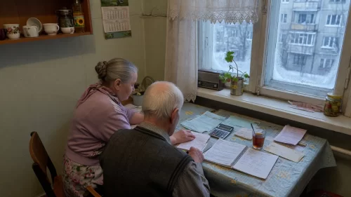 Пенсии в 2027 году повысят дважды: когда и насколько