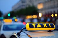 Тагильские таксисты требуют повышения цен, а федеральные операторы называют их &quot;группой лентяев, бездельников, которые не хотят работать&quot;