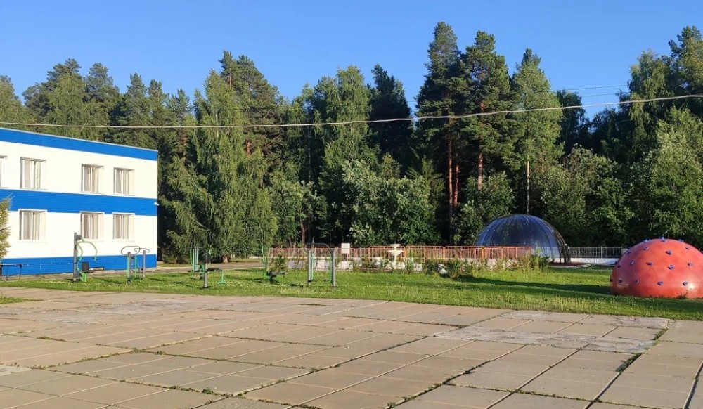 Родители взыскали с детского лагеря 190 тысяч рублей за падение дочери с велосипеда