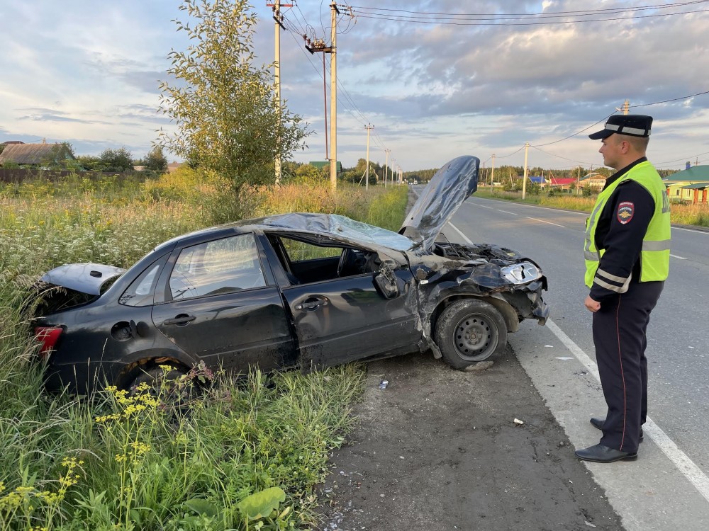 На трассе под Нижним Тагилом пьяный водитель вылетел на «встречку» и устроил аварию